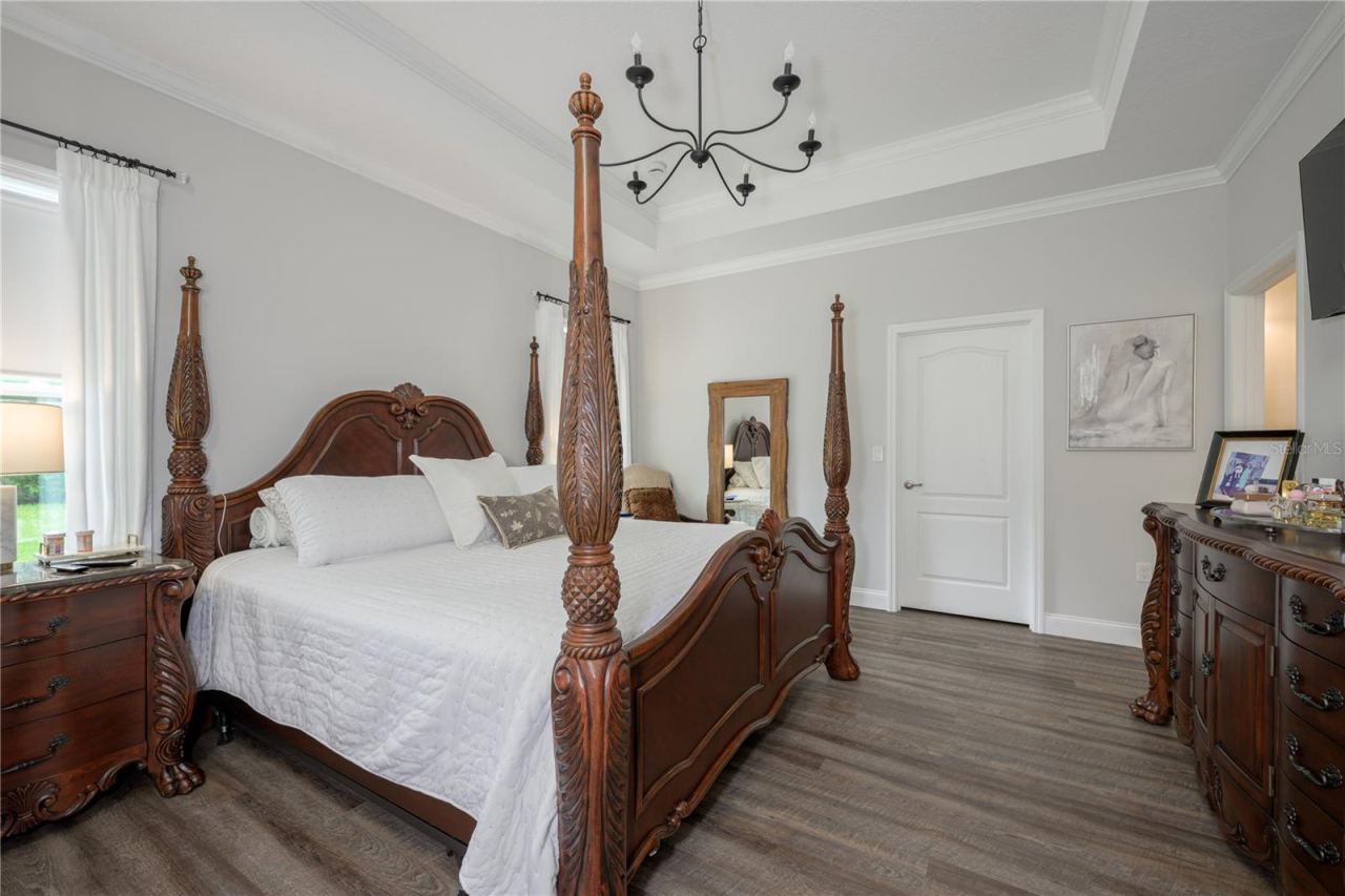 Photo 12 of 20: Partial view of main Bedroom