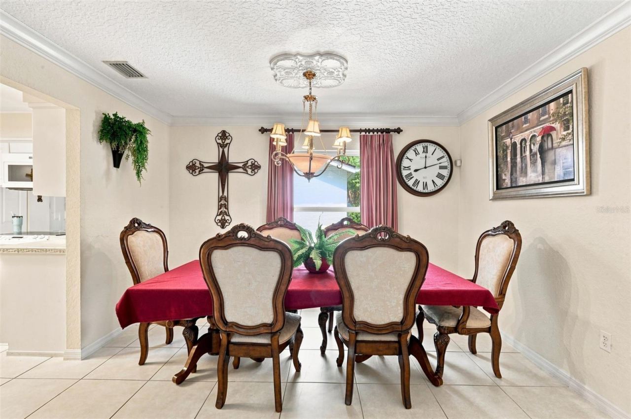Photo 17 of 20: Dinning Room