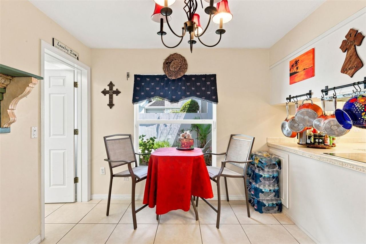 Photo 15 of 20: Eat-In Area of Kitchen