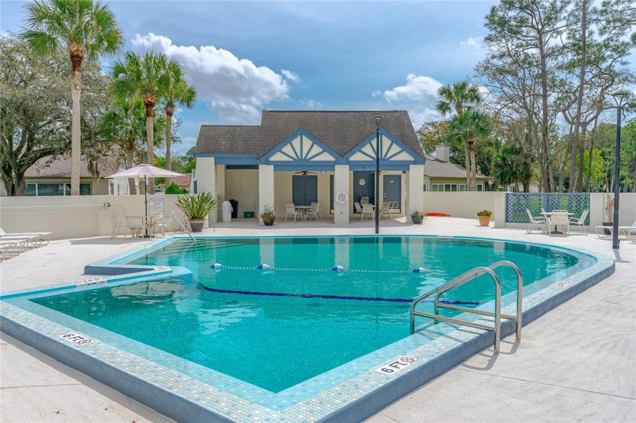 Photo 4 of 20: Courtyards at Indigo Community Pool