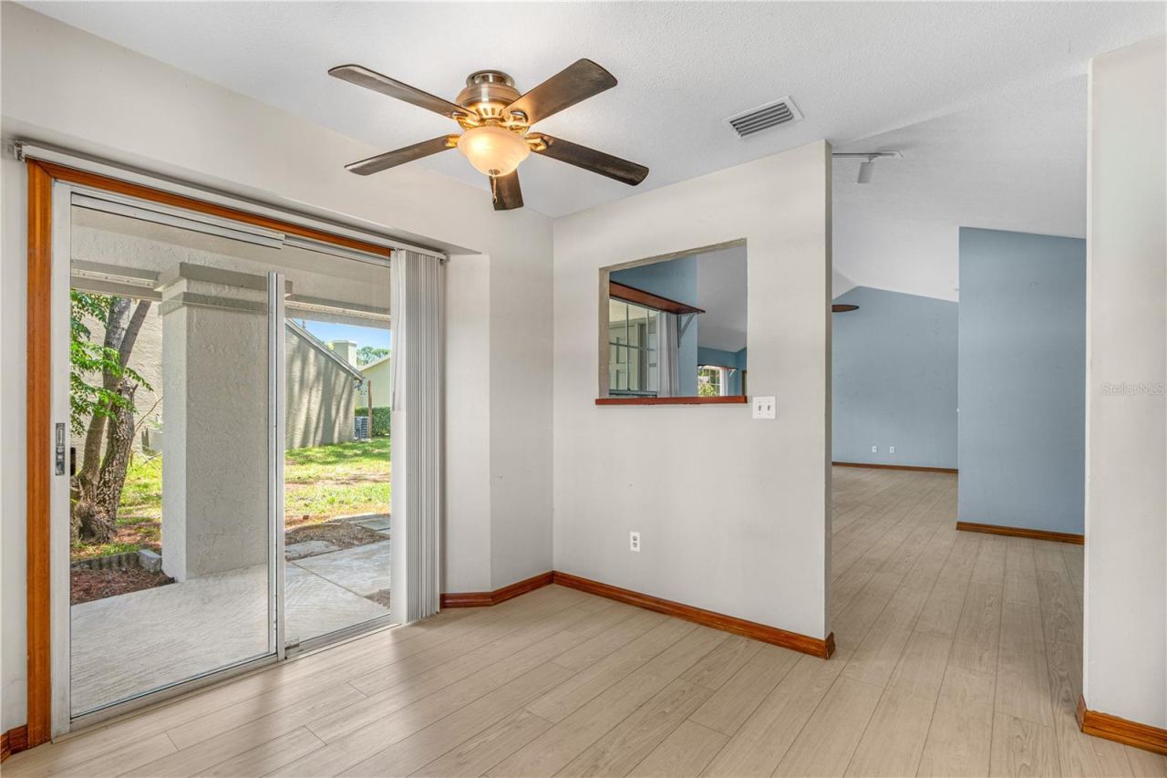Photo 18 of 20: Eat in Kitchen/Breakfast Nook