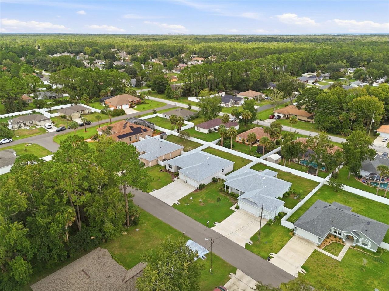 Photo 7 of 20: Large lot, privacy fence