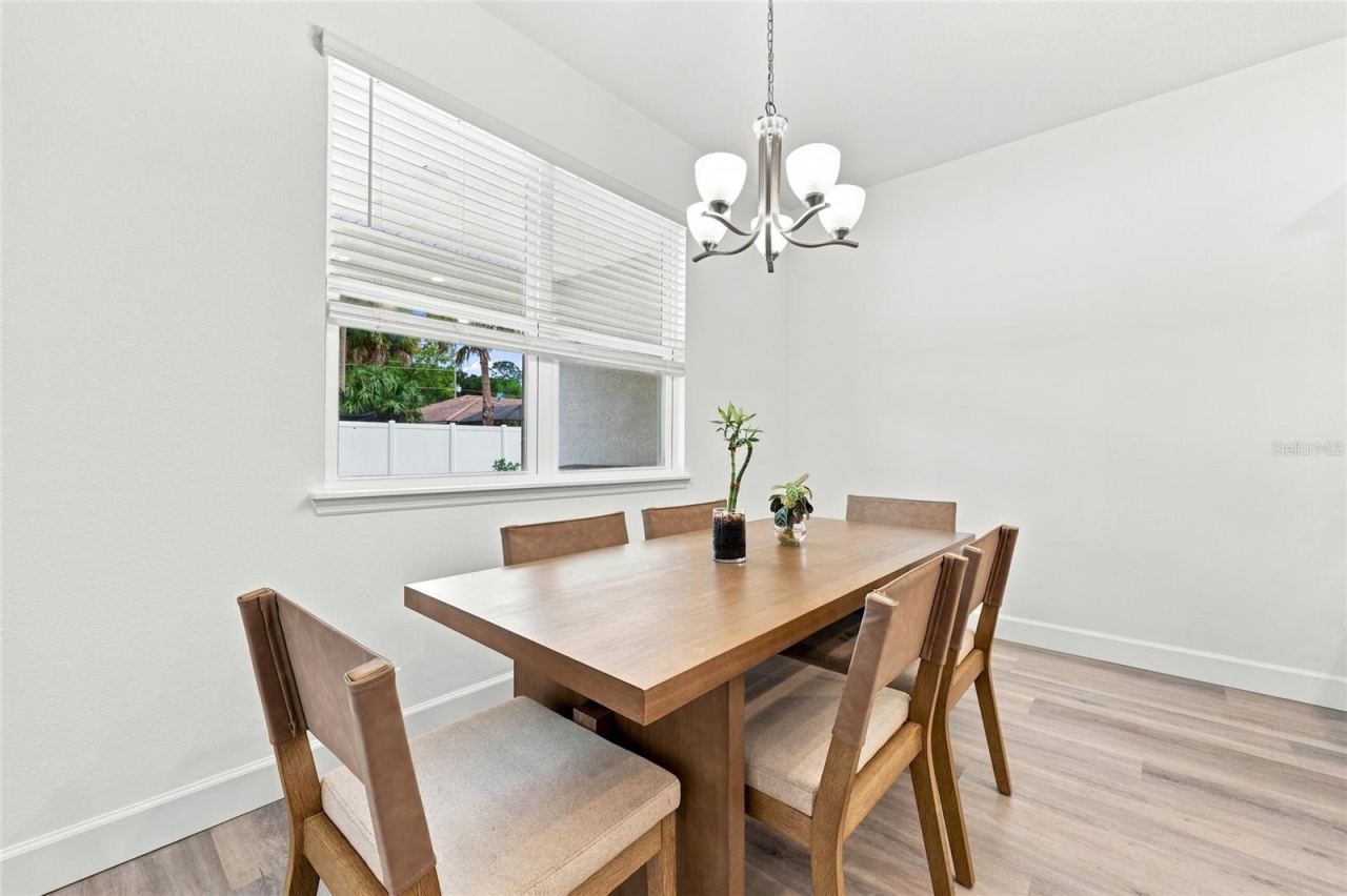 Photo 20 of 20: Dining room
