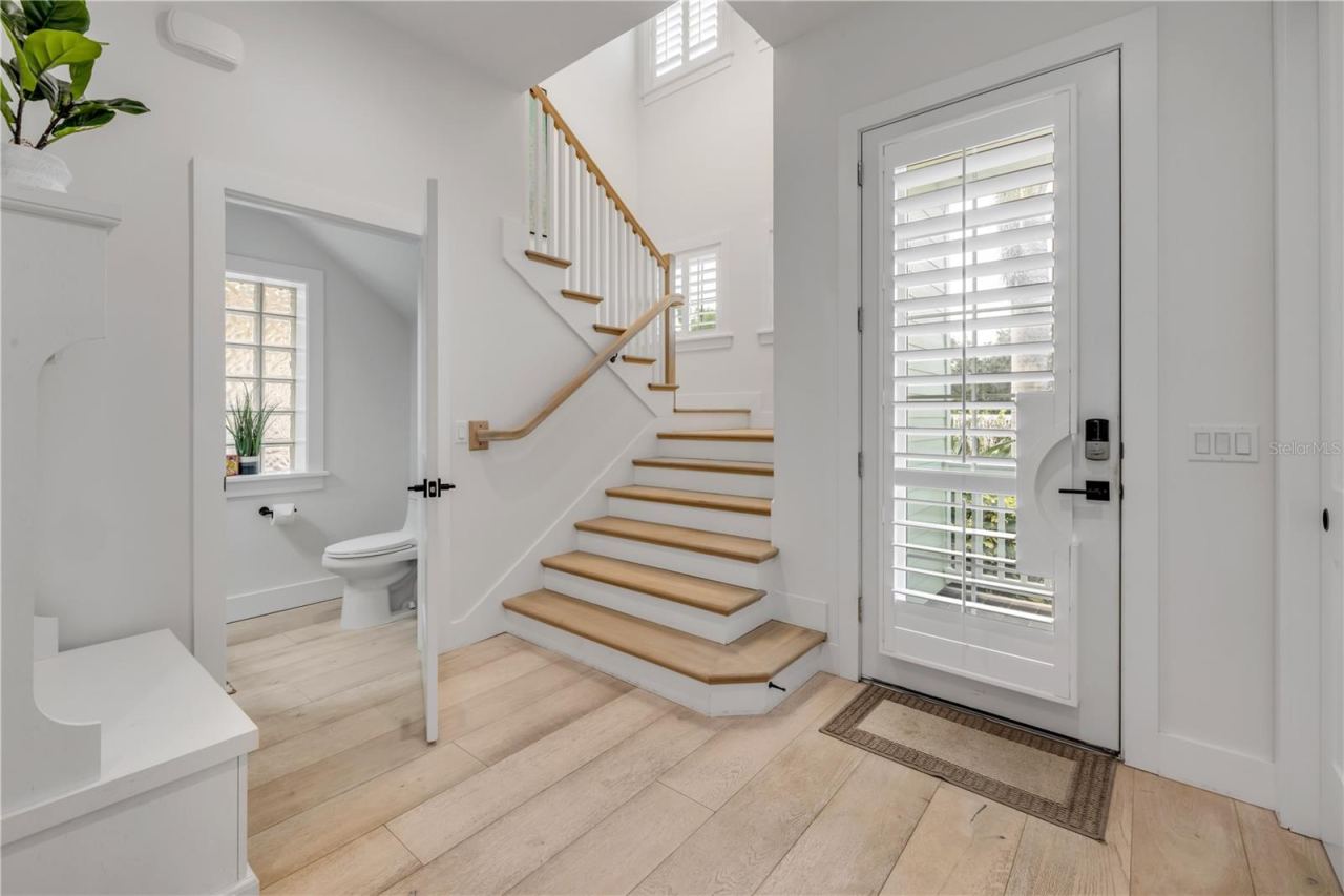 Photo 5 of 20: Foyer & Half Bath