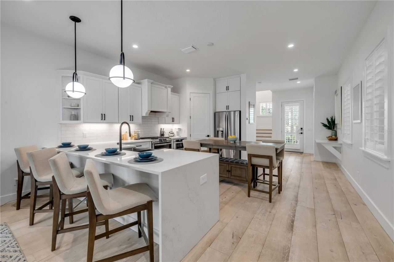 Photo 7 of 20: View from opposite side (shows eat in kitchen