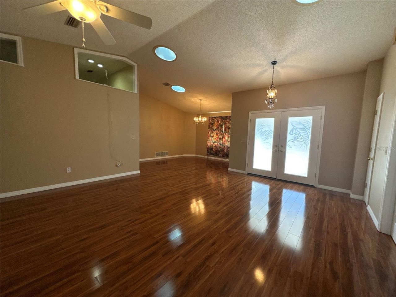 Photo 5 of 20