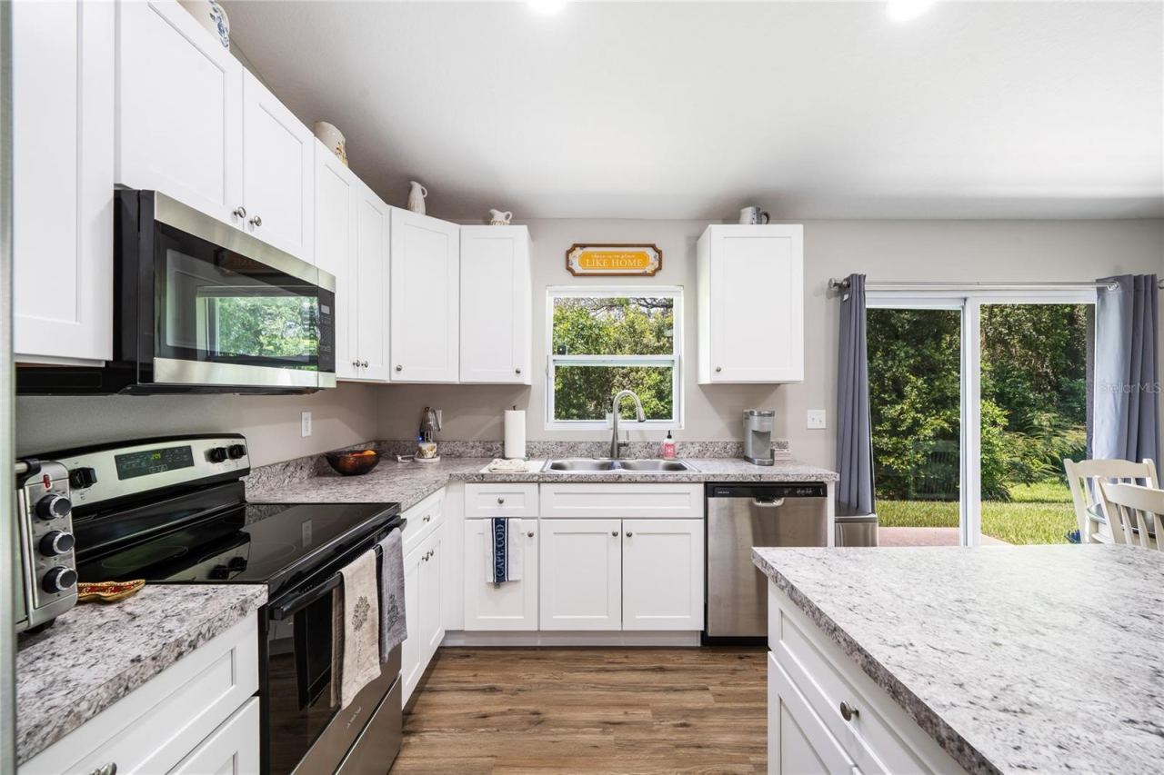 Photo 6 of 20: Kitchen