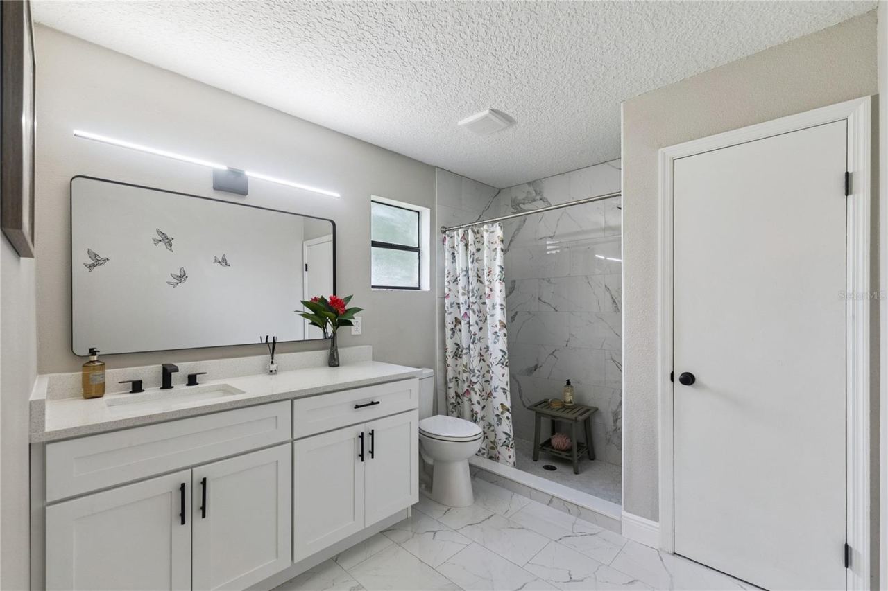 Photo 16 of 20: Primary Bathroom