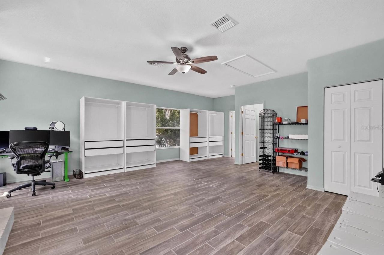 Photo 16 of 20
