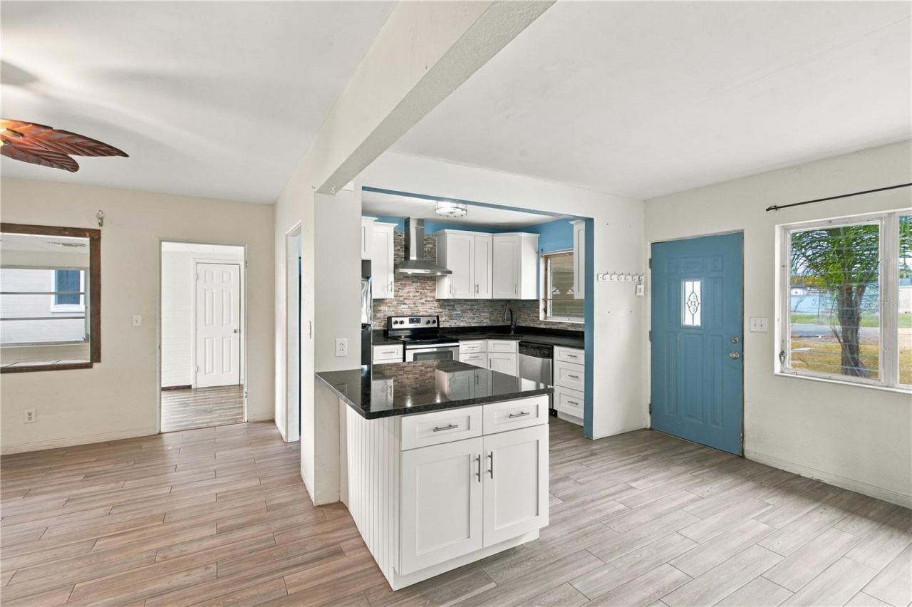 Photo 9 of 20