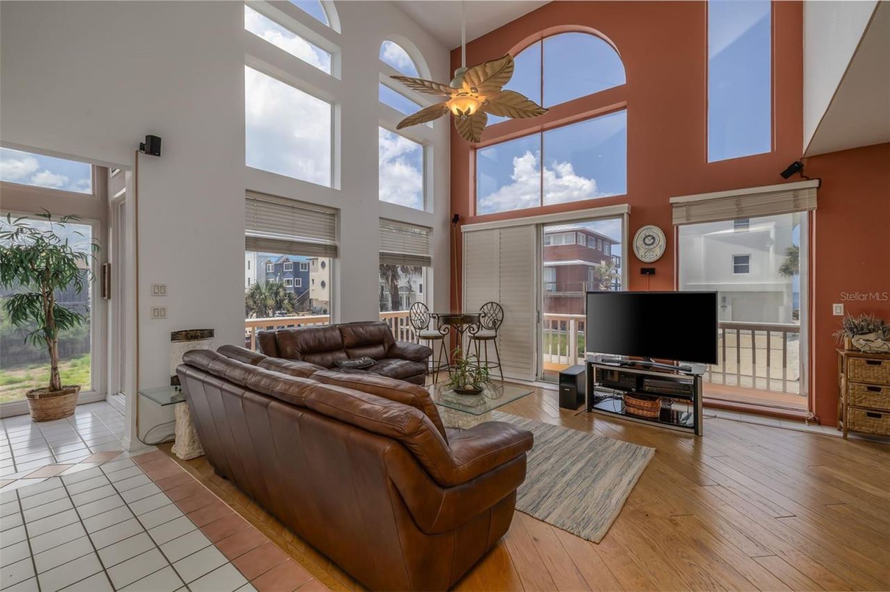 Photo 5 of 20: Beautiful wood floors on 2nd floor & 3rd floor.
