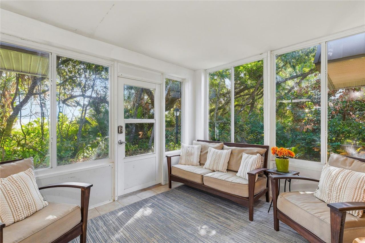 Photo 5 of 20: Enclosed sunroom