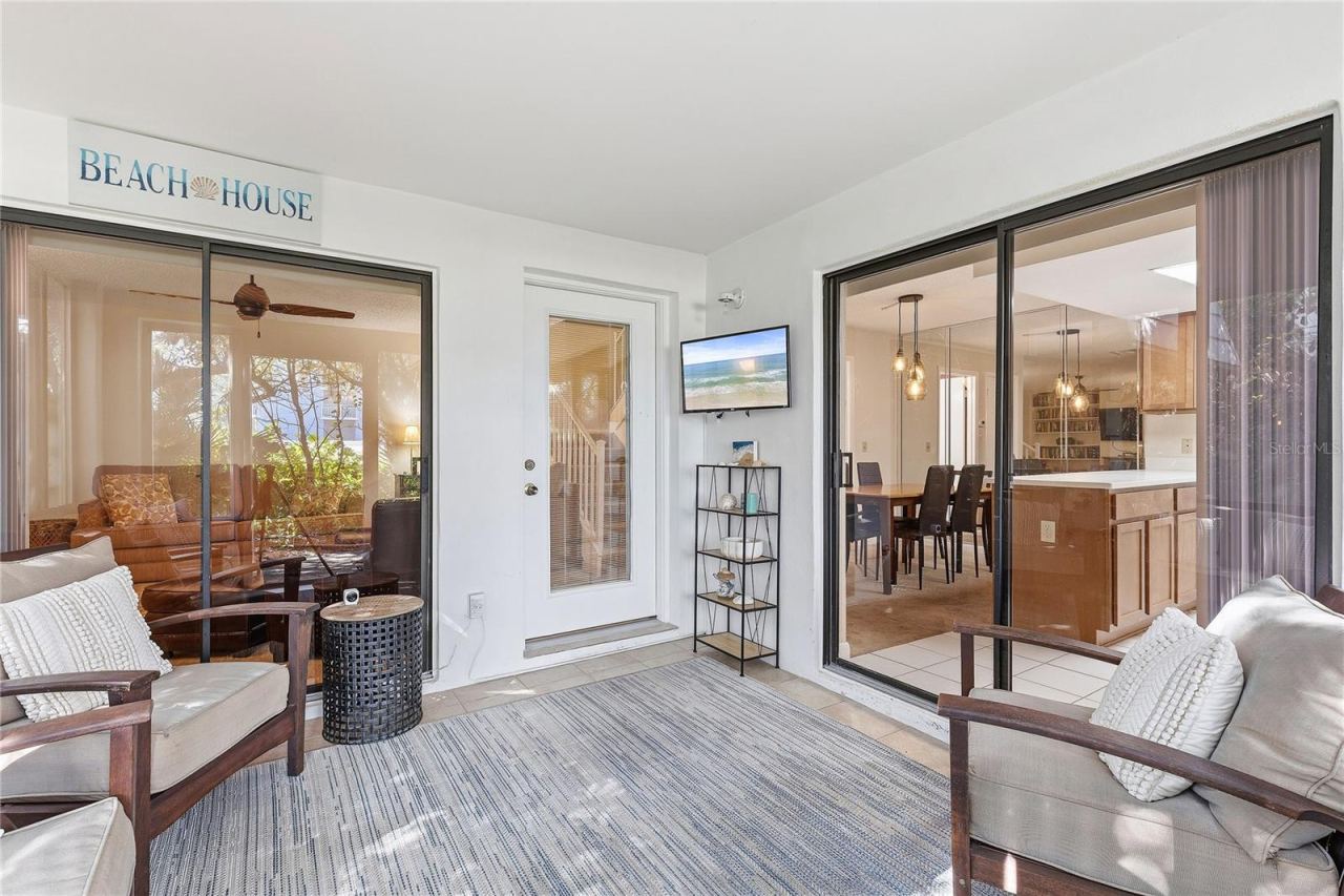 Photo 4 of 20: Enclosed Sunroom