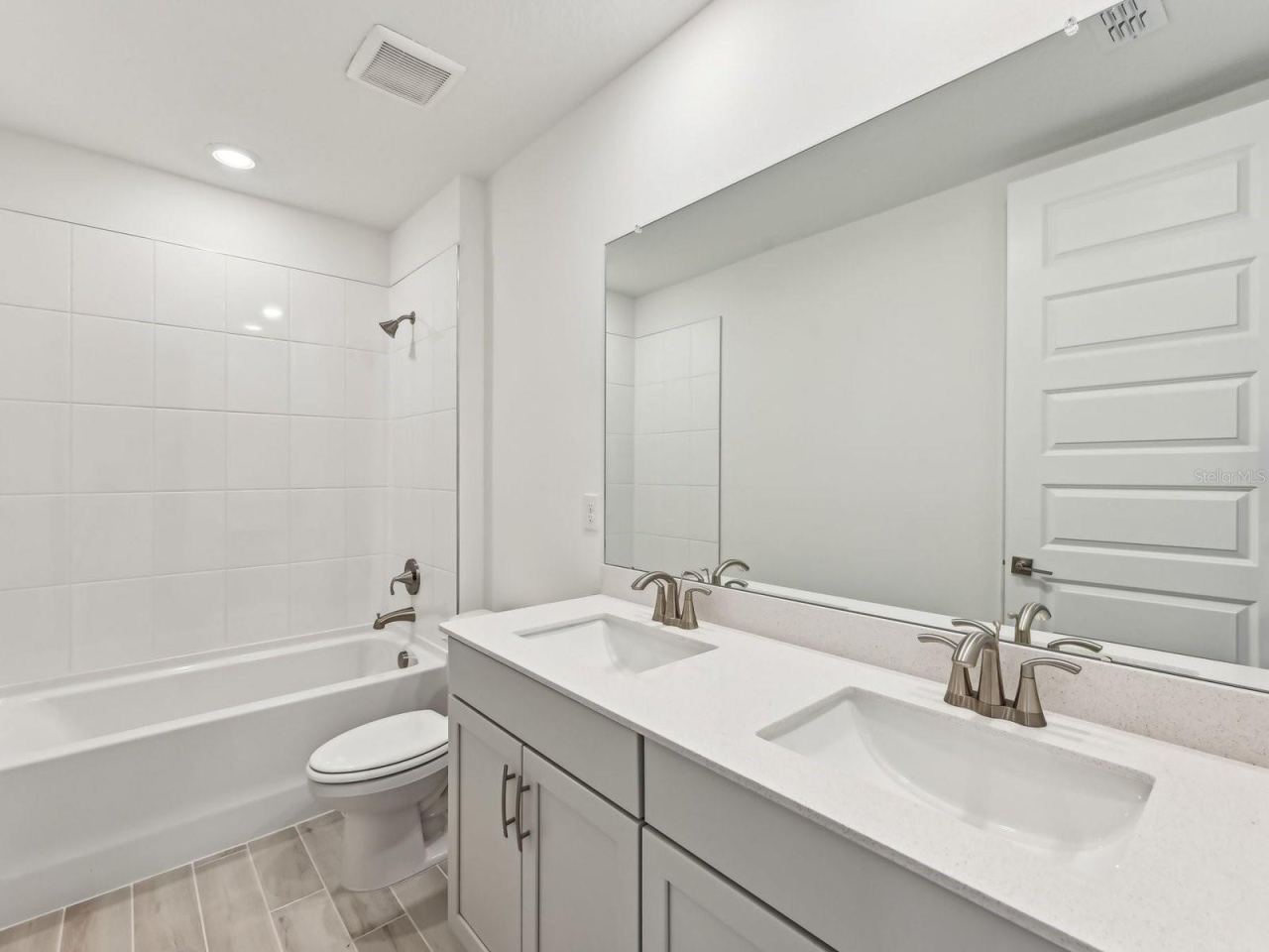 Photo 17 of 20: Photo is not of the actual home, but is an inspirational photo of builder’s model home and may depict options, furnishings, and/or decorator features that are not included