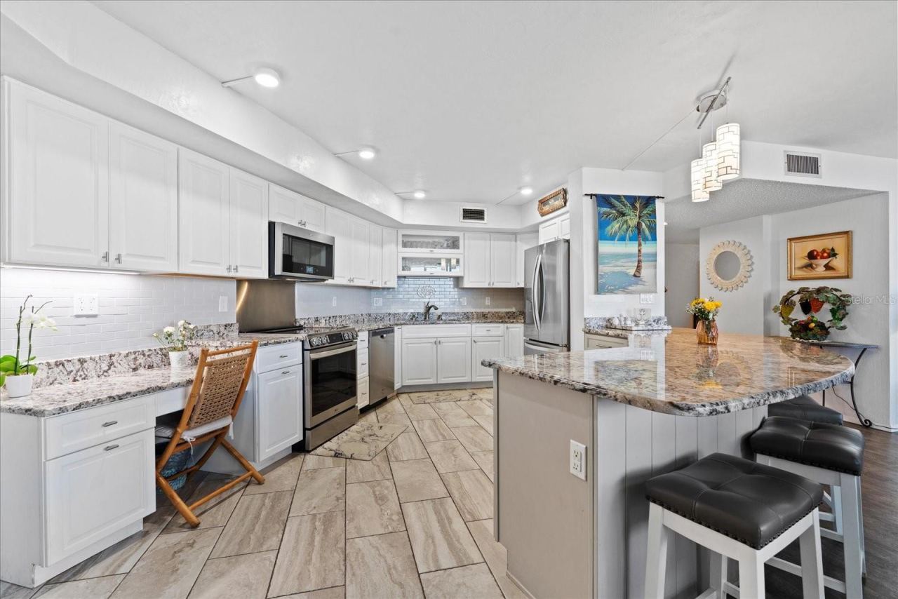 Photo 7 of 20: Kitchen