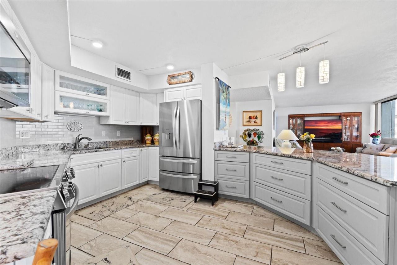Photo 8 of 20: Kitchen area
