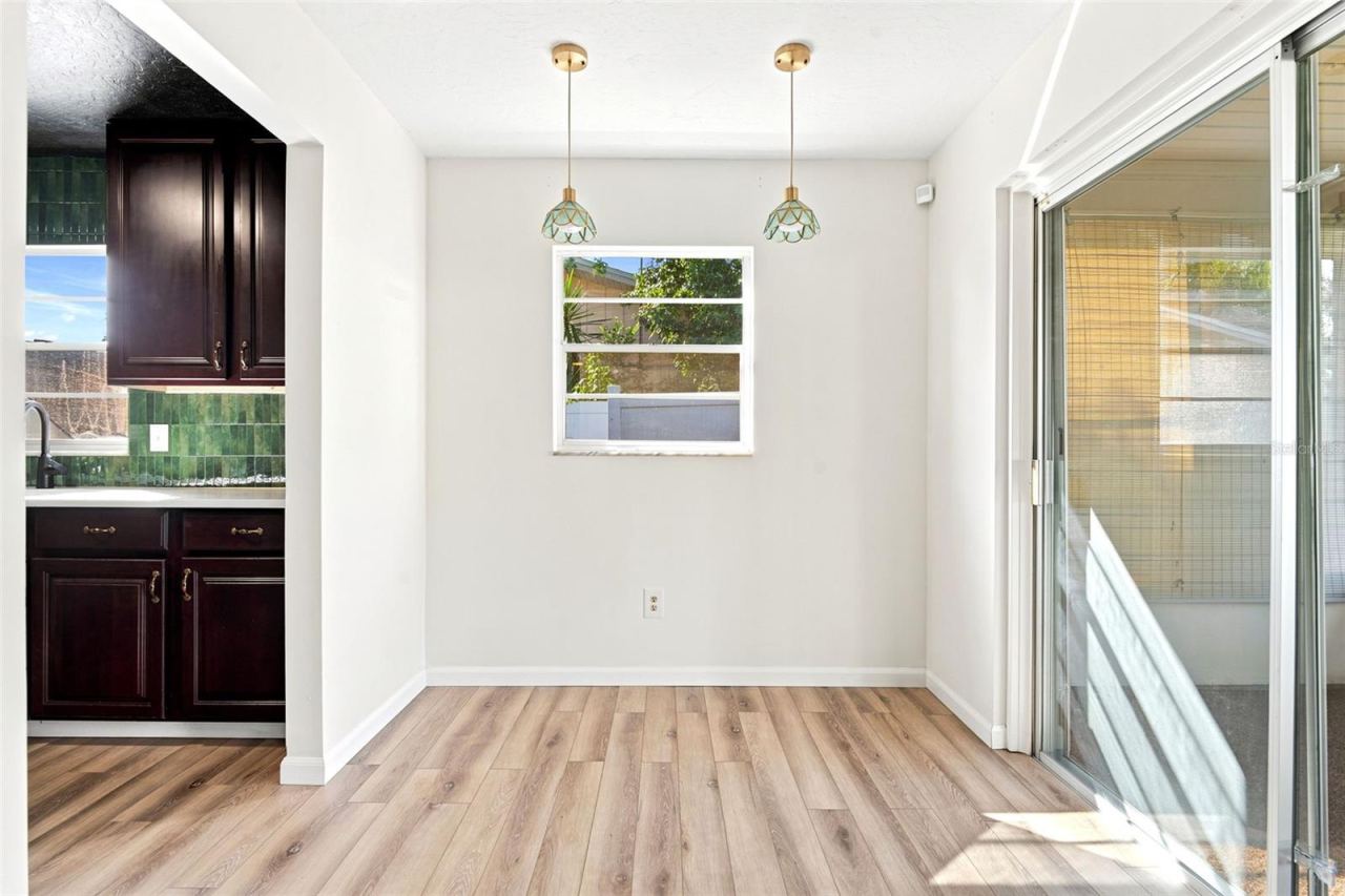 Photo 6 of 20: dining room