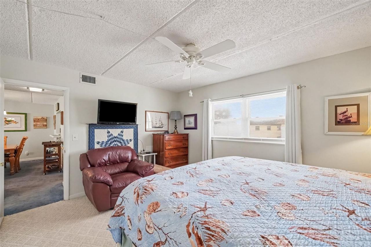Photo 14 of 20: Guest Bedroom