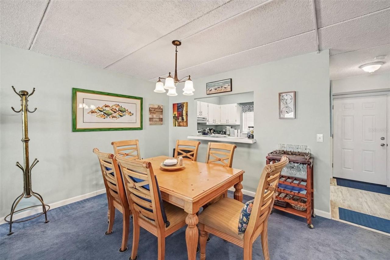 Photo 8 of 20: Dining Room