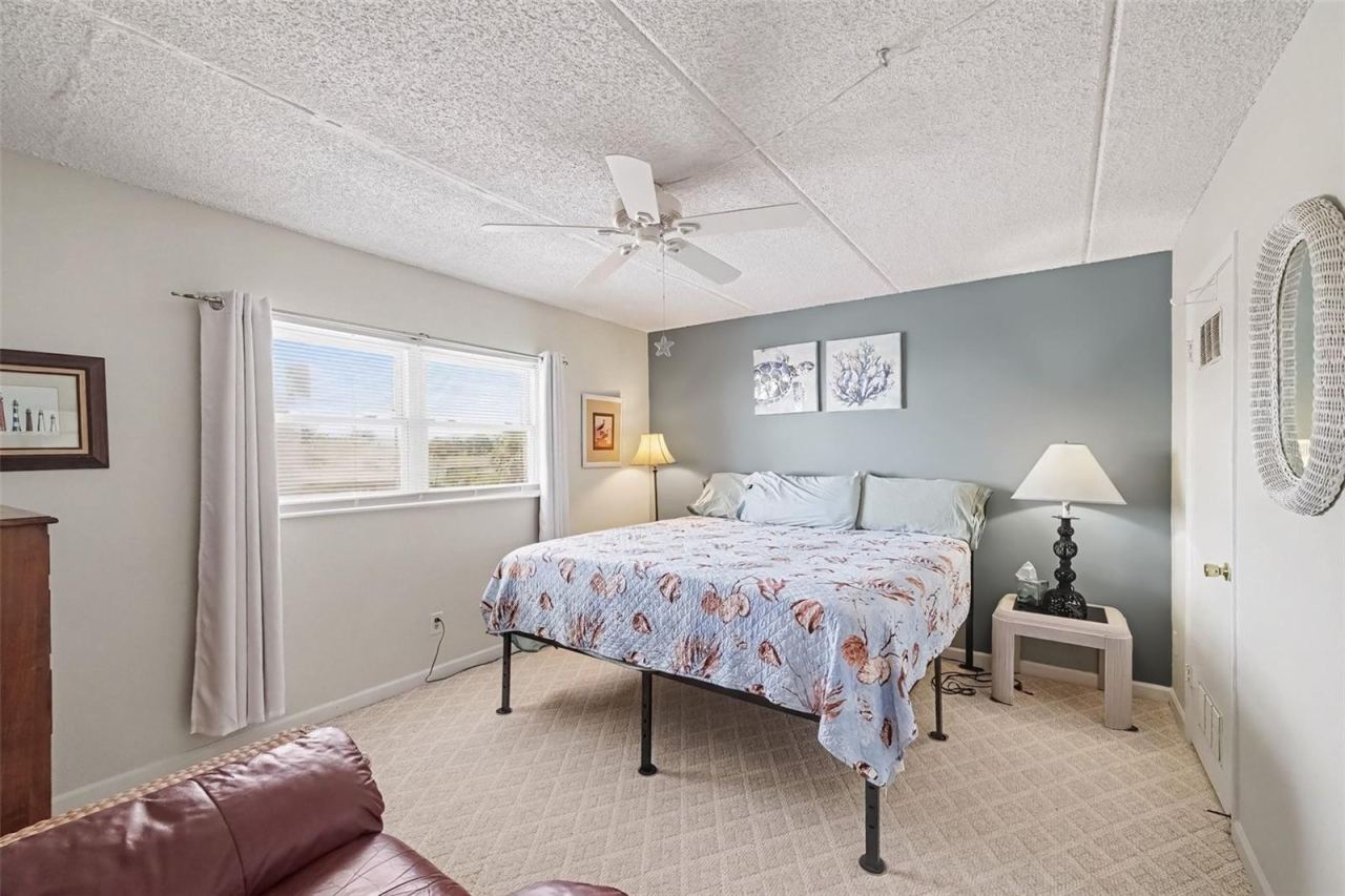 Photo 13 of 20: Guest Bedroom