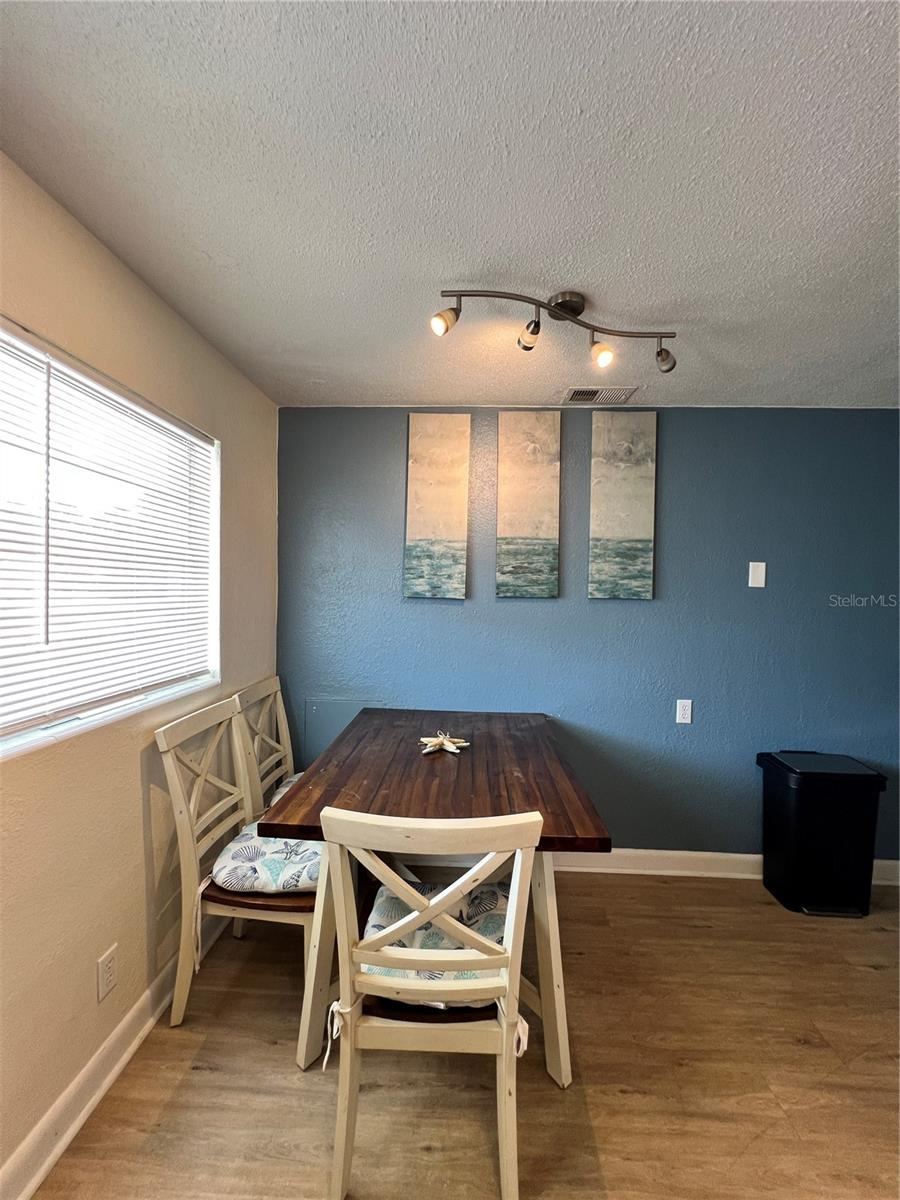 Photo 11 of 20