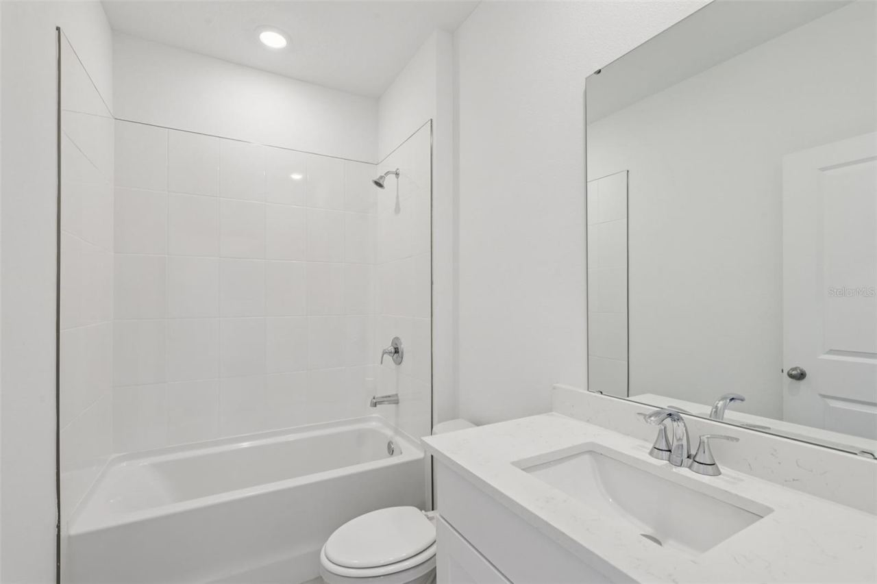 Photo 15 of 20: The interior photos are of another home with the same floor plan and interior finishes. Some details may vary