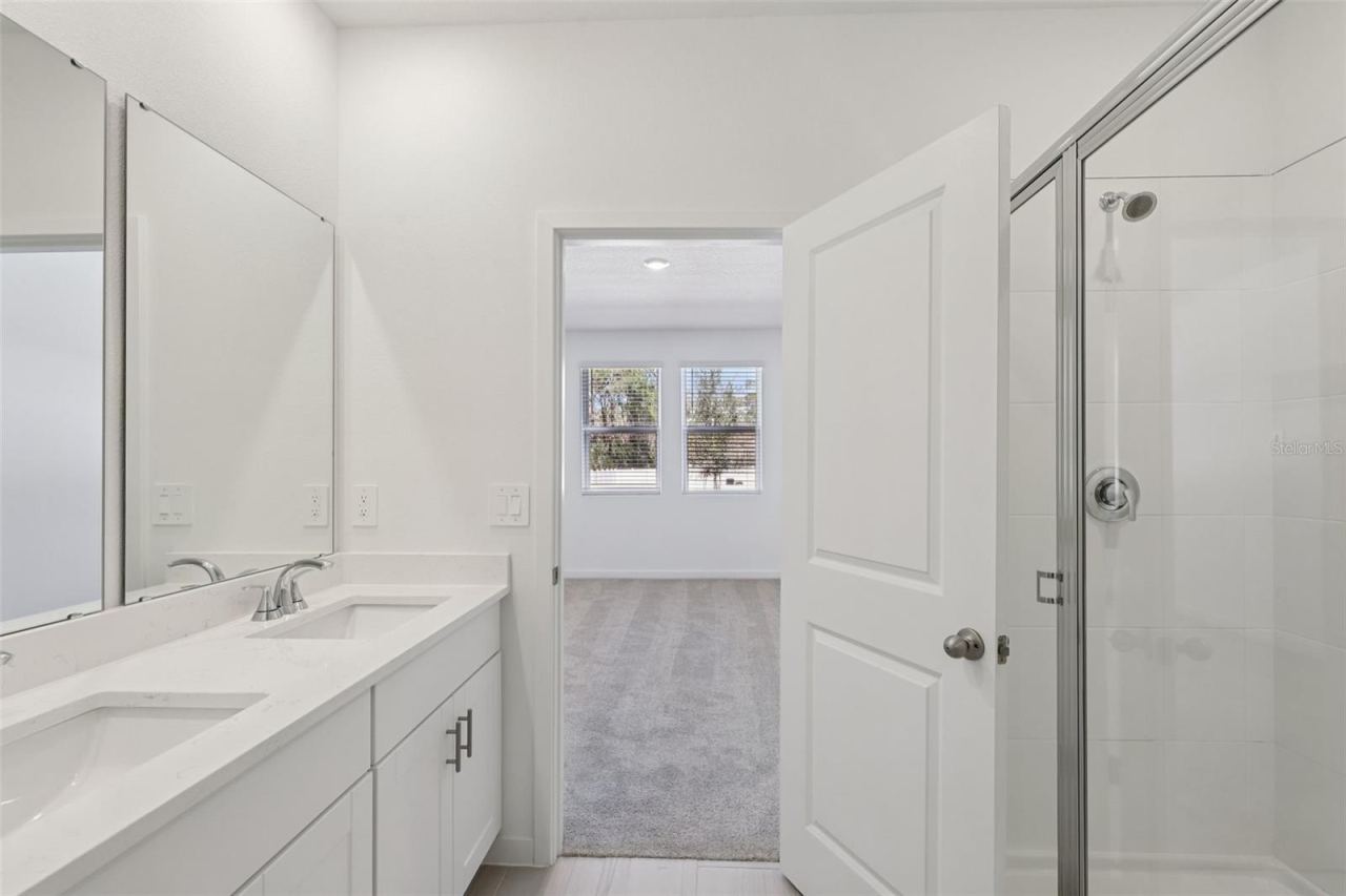 Photo 12 of 20: The interior photos are of another home with the same floor plan and interior finishes. Some details may vary