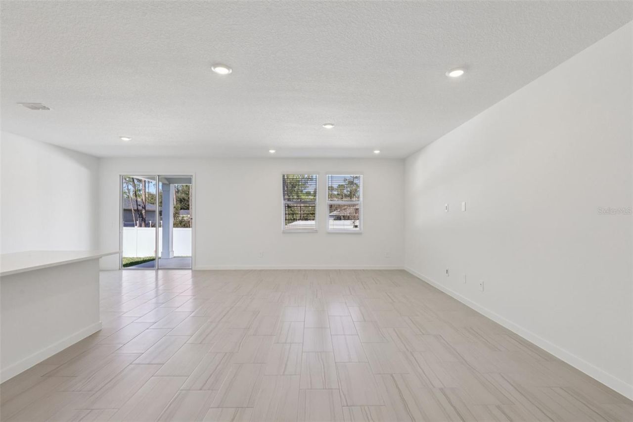 Photo 13 of 20: The interior photos are of another home with the same floor plan and interior finishes. Some details may vary