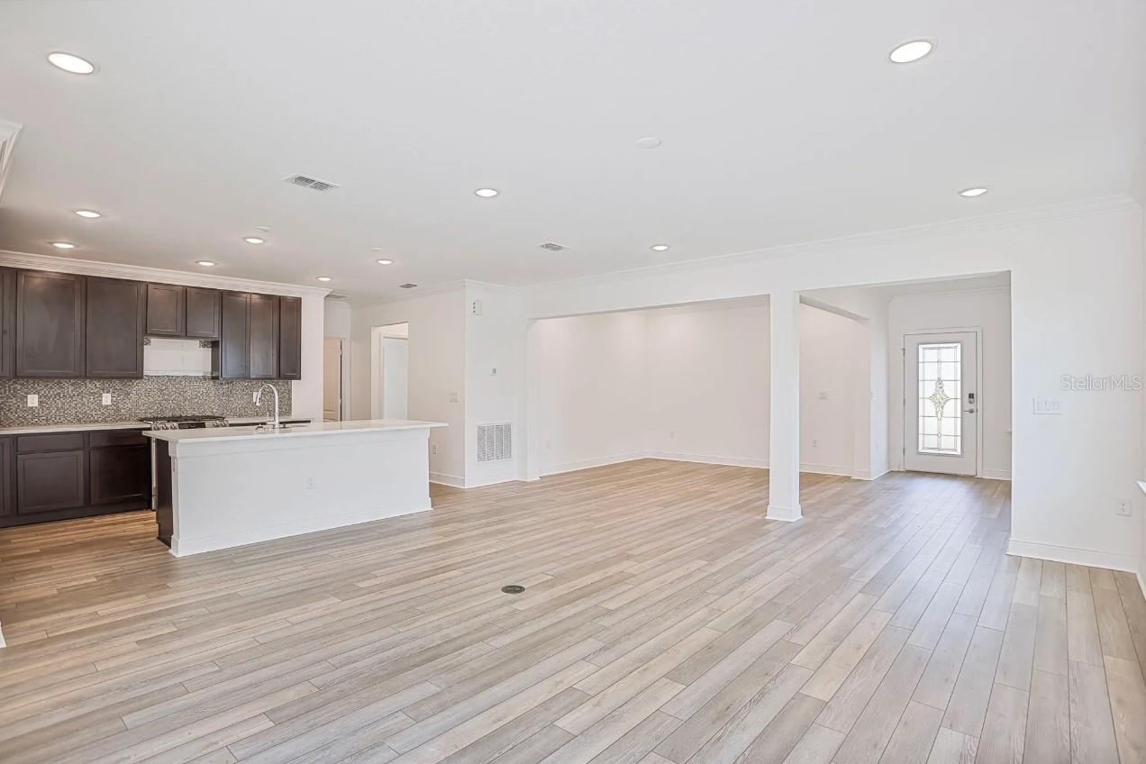 Photo 19 of 20: Model home - actual features may vary.