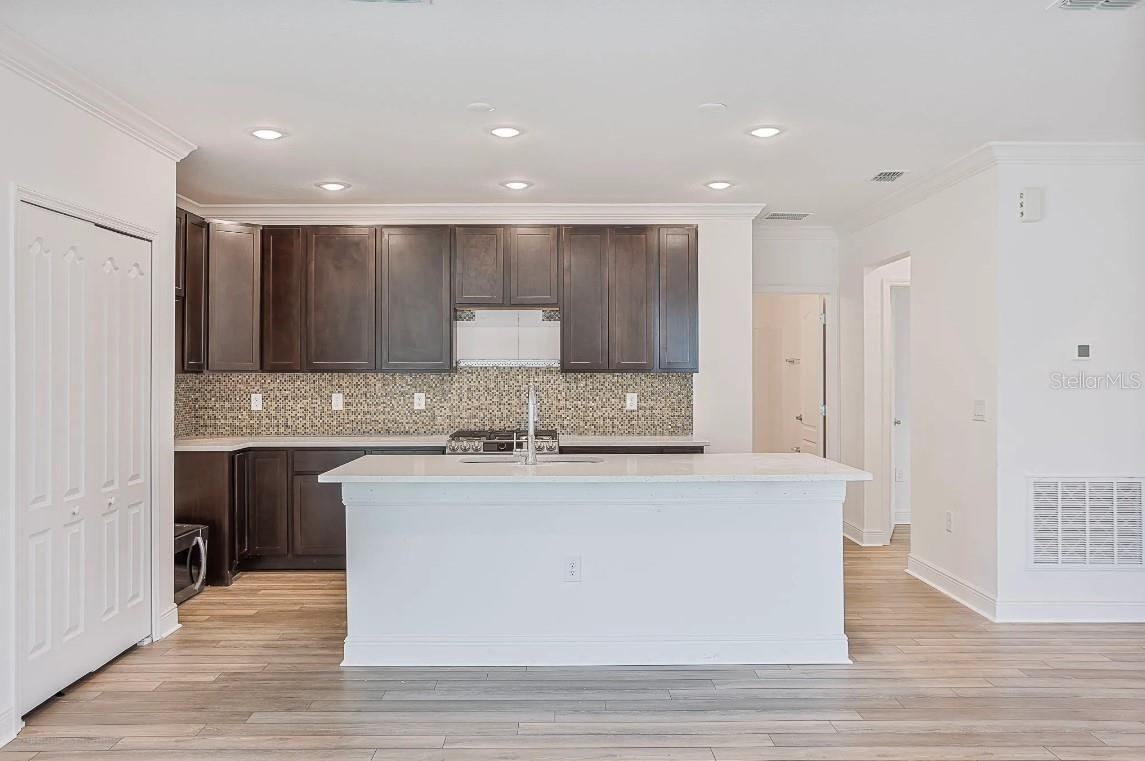 Photo 17 of 20: Model home - actual features may vary.