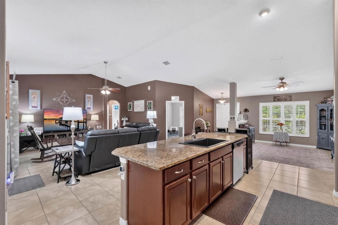 Photo 7 of 20: open floor plan