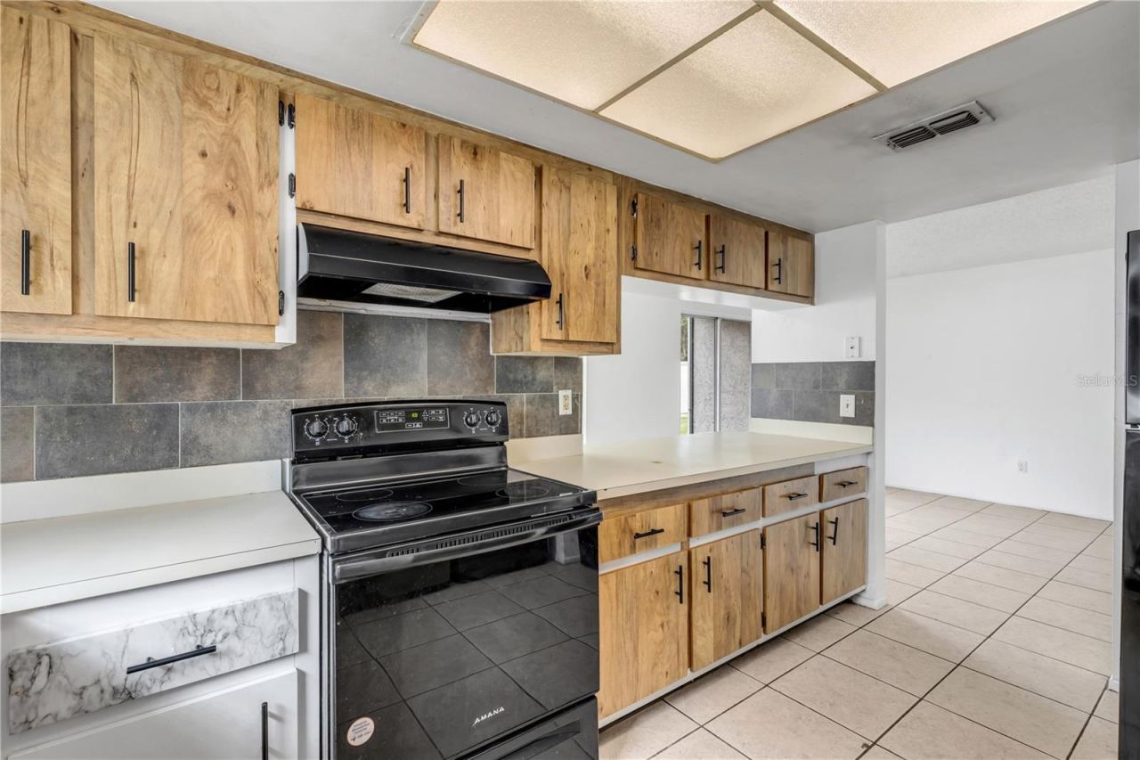 Photo 13 of 20
