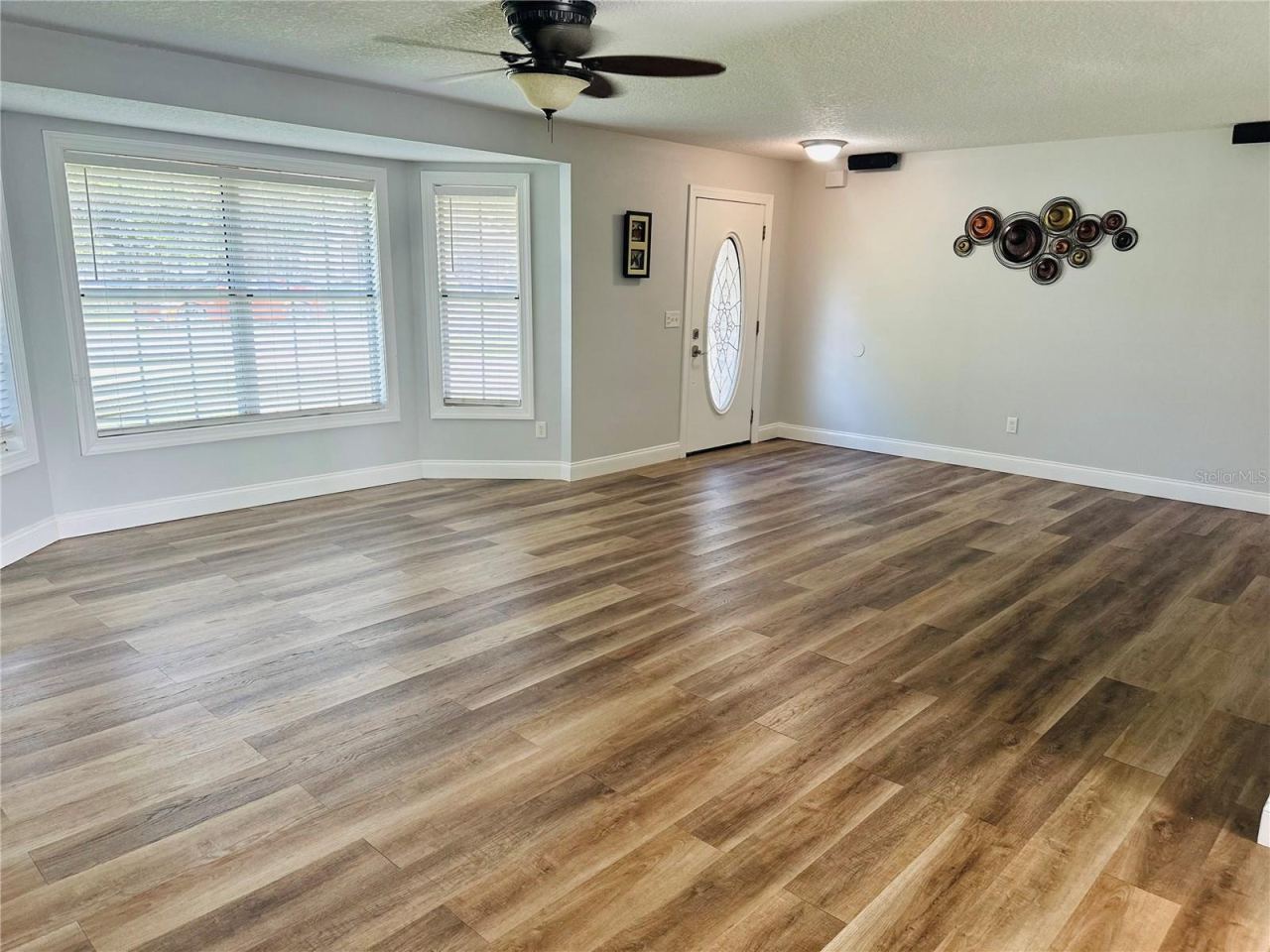 Photo 4 of 20: living room from dining room looking at front door