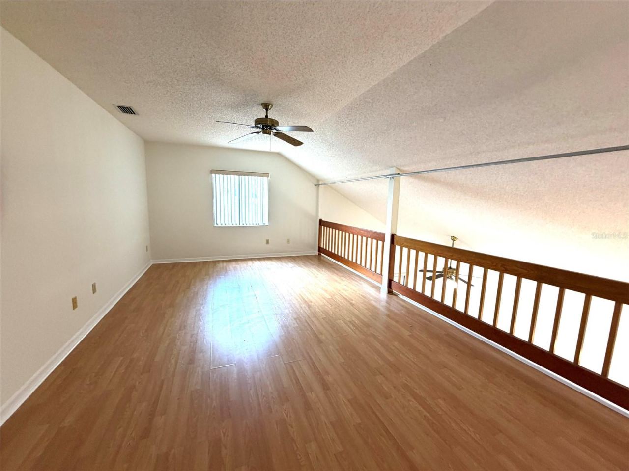 Photo 11 of 20