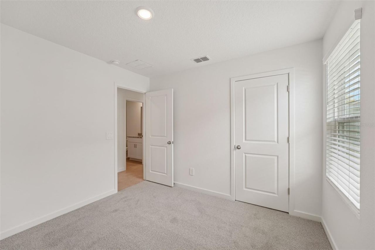 Photo 13 of 20: The interior photos are of another home with the same floor plan and interior finishes. Some details may vary