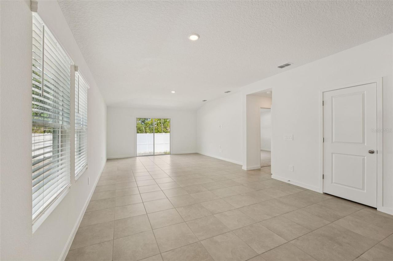Photo 5 of 20: The interior photos are of another home with the same floor plan and interior finishes. Some details may vary
