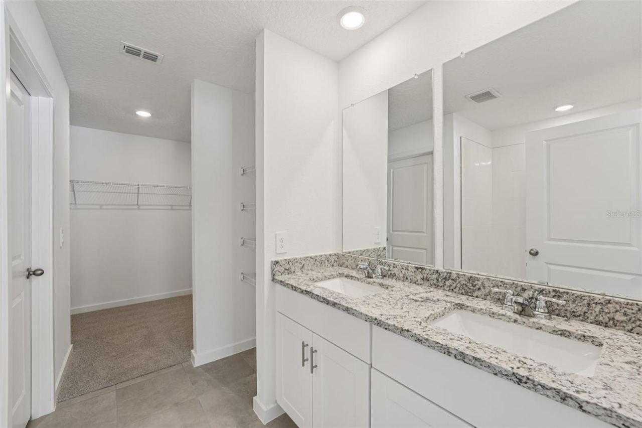 Photo 18 of 20: The interior photos are of another home with the same floor plan and interior finishes. Some details may vary