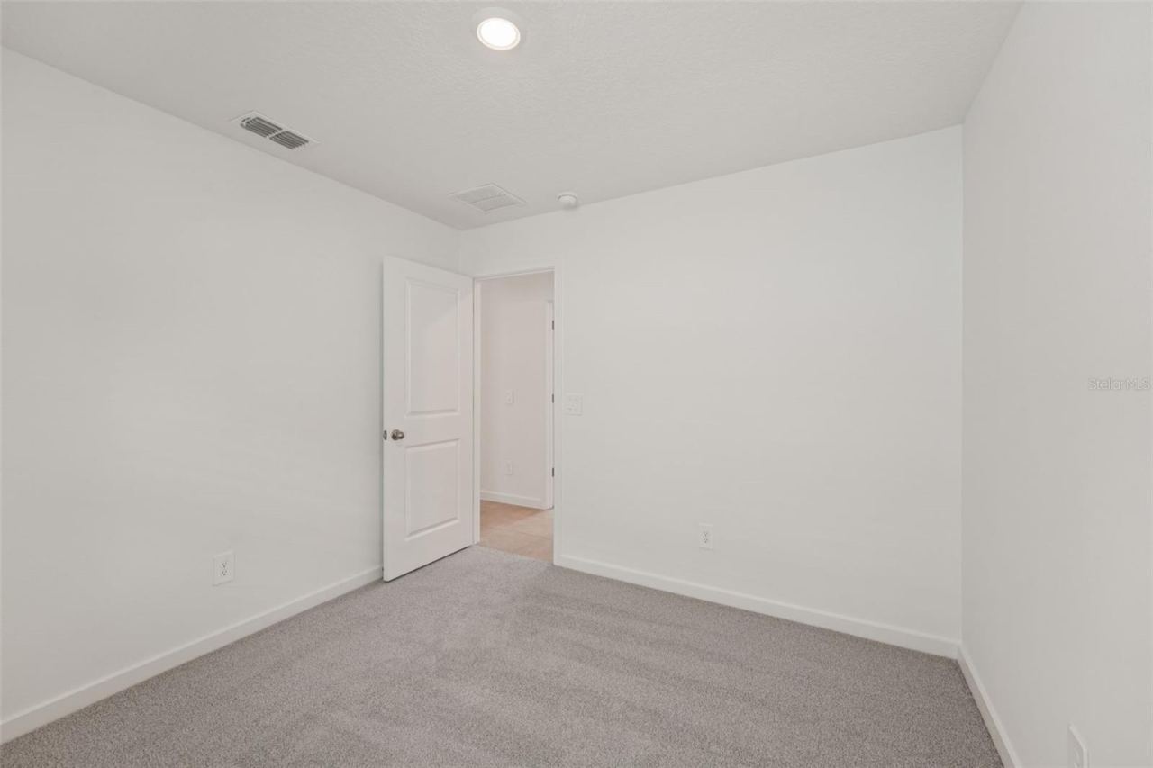 Photo 14 of 20: The interior photos are of another home with the same floor plan and interior finishes. Some details may vary