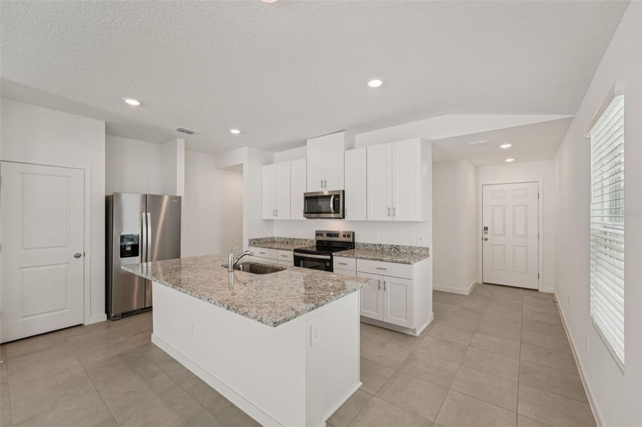 Photo 2 of 20: The interior photos are of another home with the same floor plan and interior finishes. Some details may vary