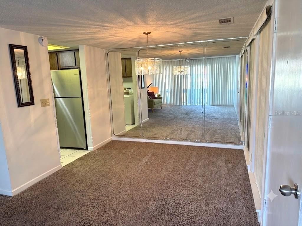 Photo 10 of 20: UNSTAGED DINING AREA