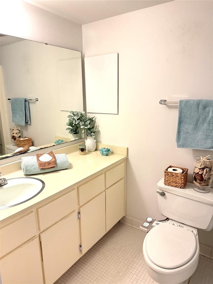 Photo 20 of 20: ENSUITE BATHROOM IN THE PRIMARY BEDROOM
