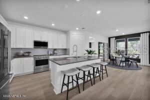 Photo 8 of 20: Photos are of a model home and are for representation purposes only. Actual home may differ in floor plan features, design options, finishes, colors, and included items.