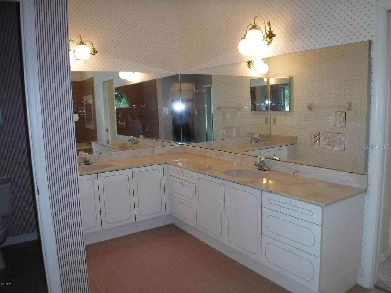 Photo 15 of 20