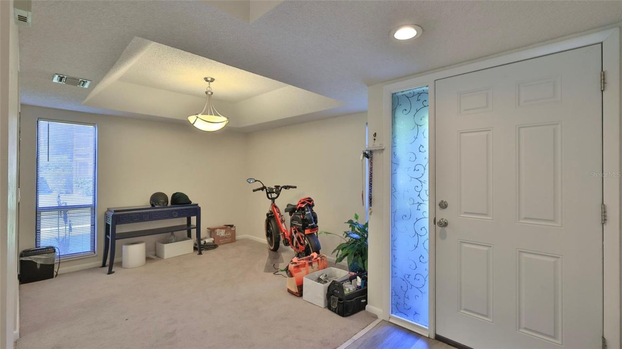 Photo 11 of 20: Dining Room