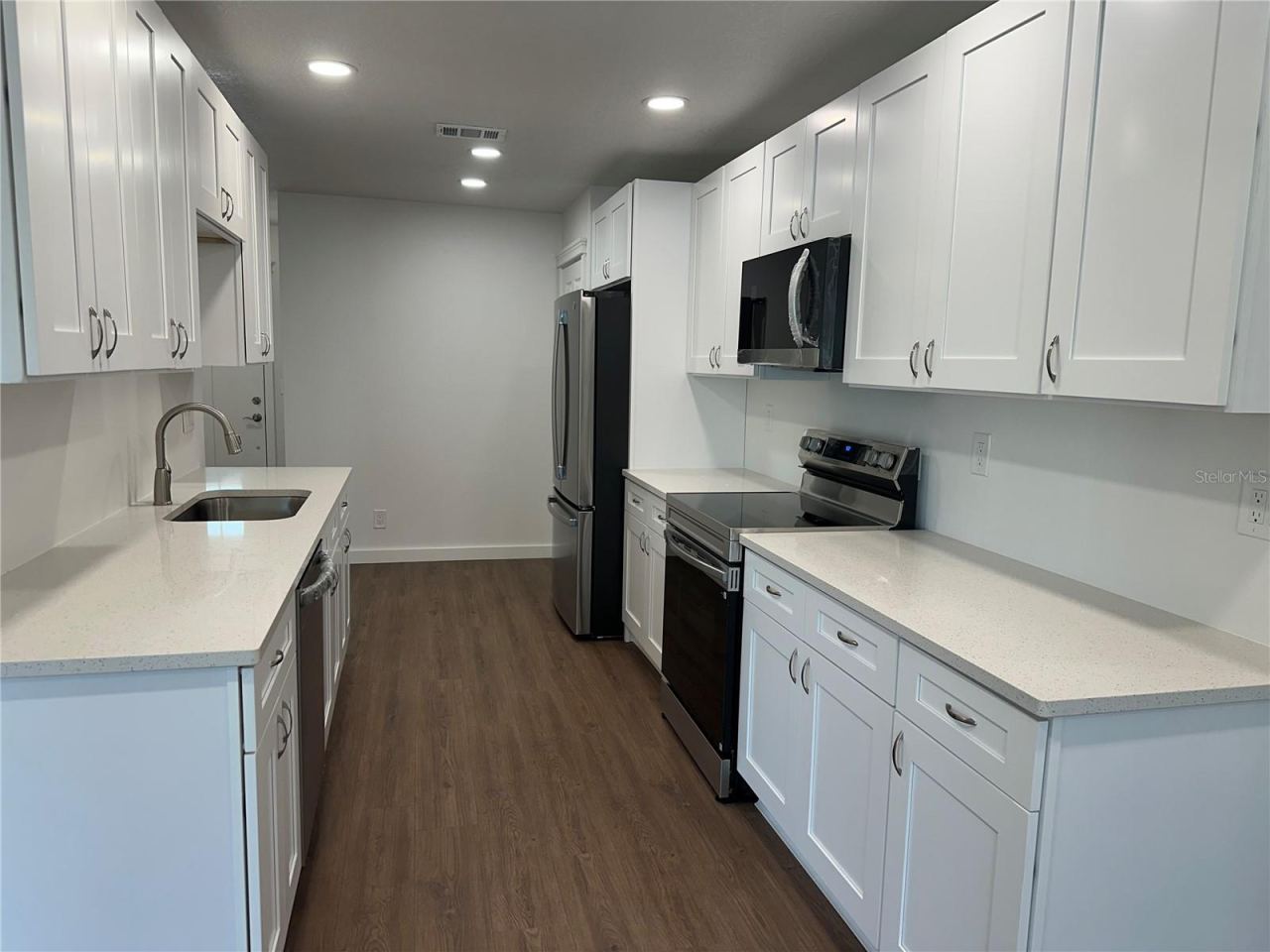 Photo 3 of 19