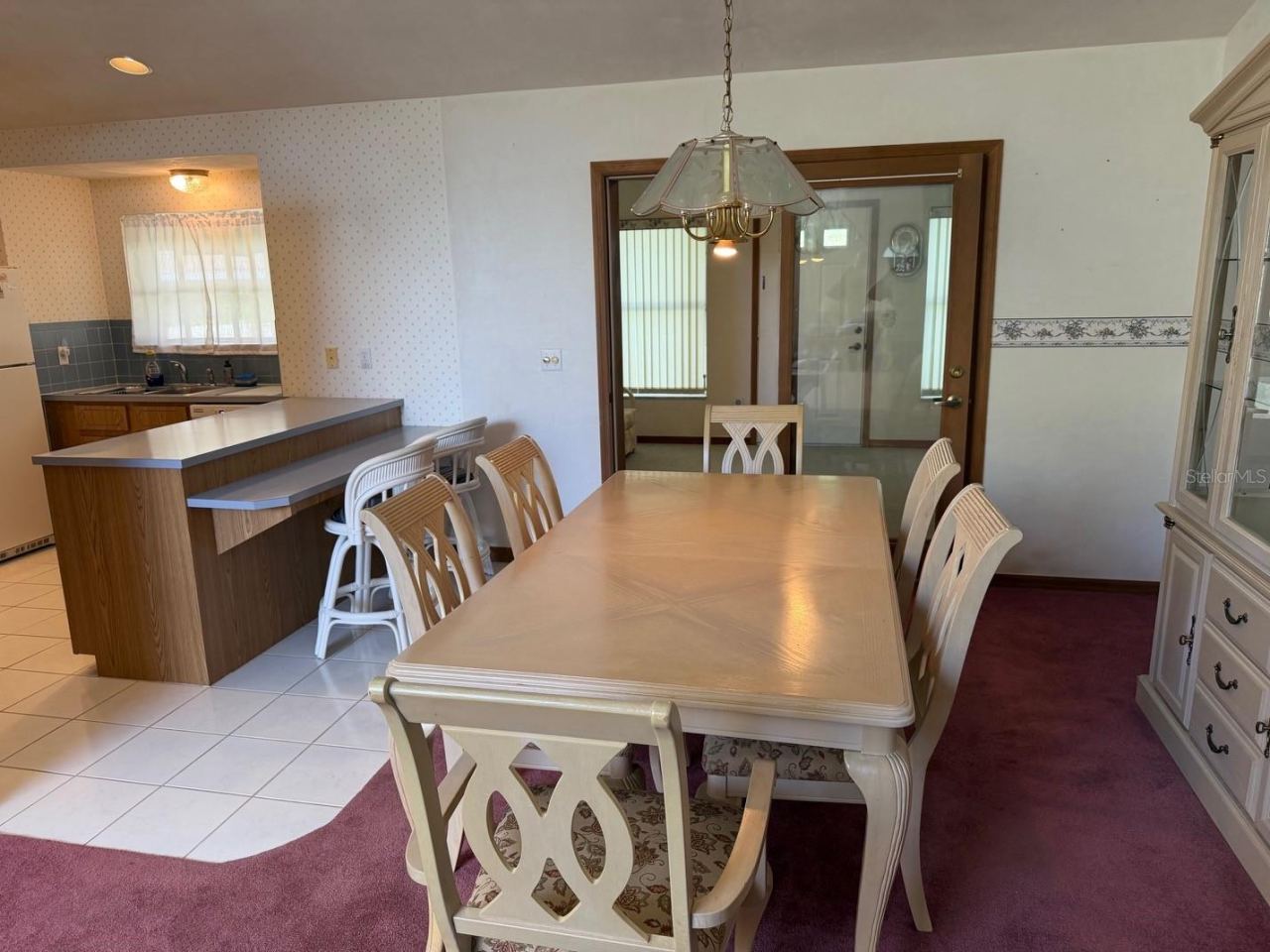Photo 6 of 16: Dining Room