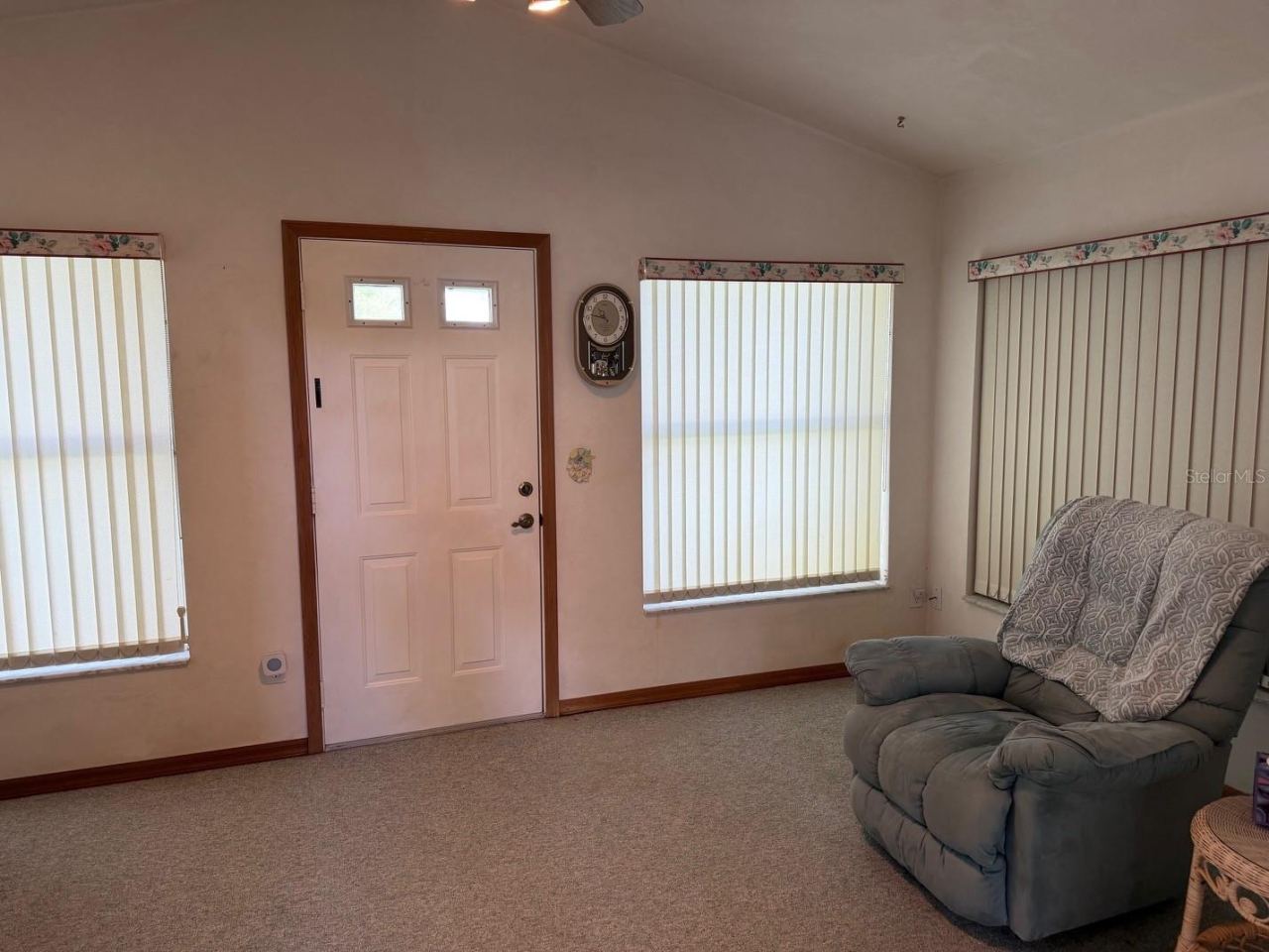 Photo 10 of 16: Family Room View 2