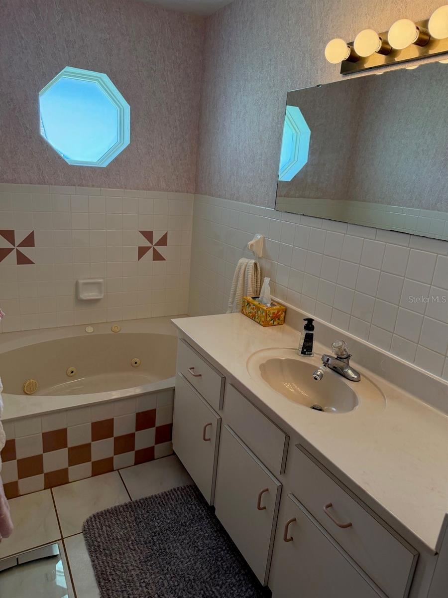 Photo 12 of 16: Master Bathroom Vanity and Jetted Tub
