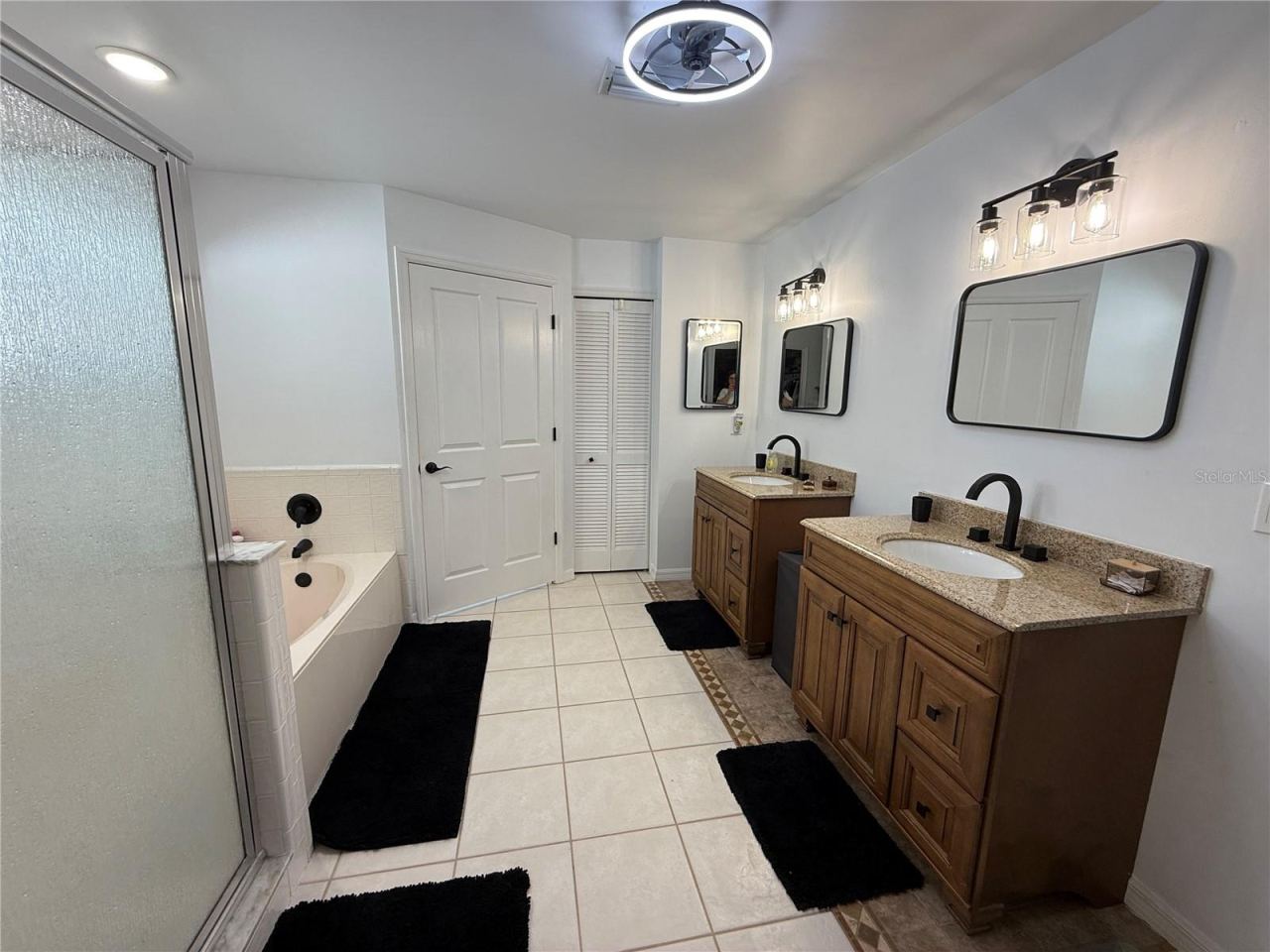 Photo 7 of 20: Primary Bathroom