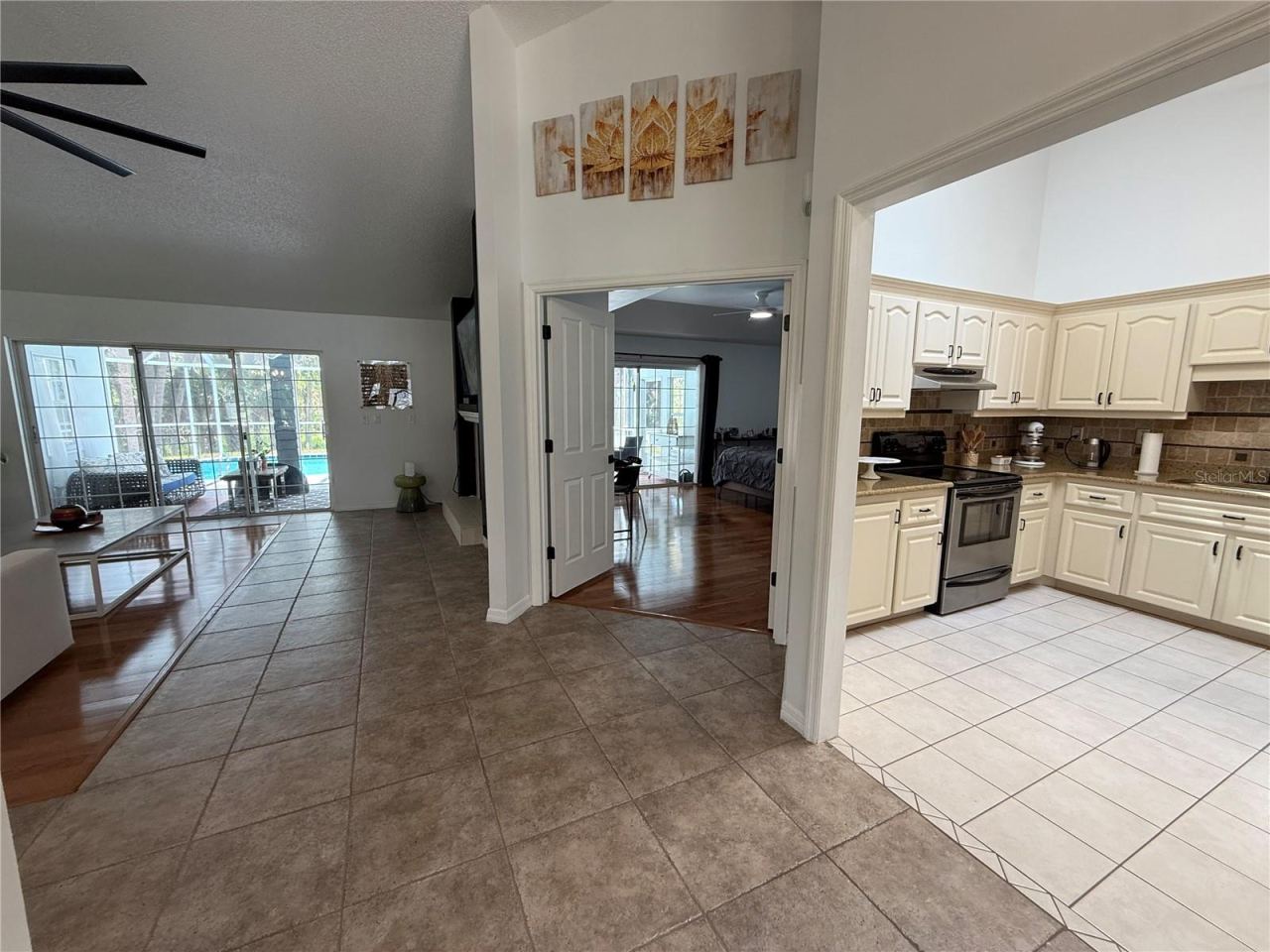 Photo 6 of 20: Open Floorplan